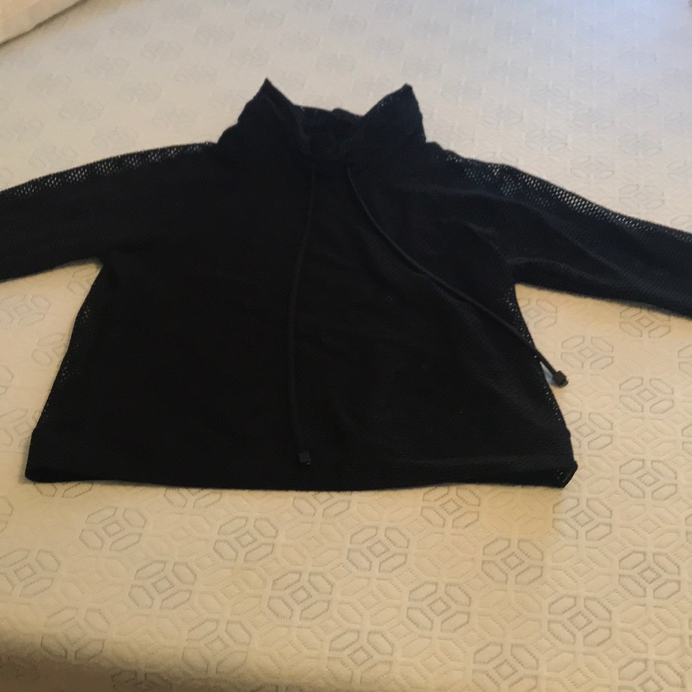 Mesh pullover